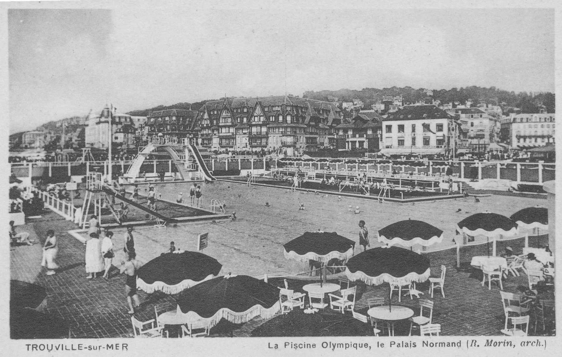 Trouville — la piscine olympique et le Palais Normand