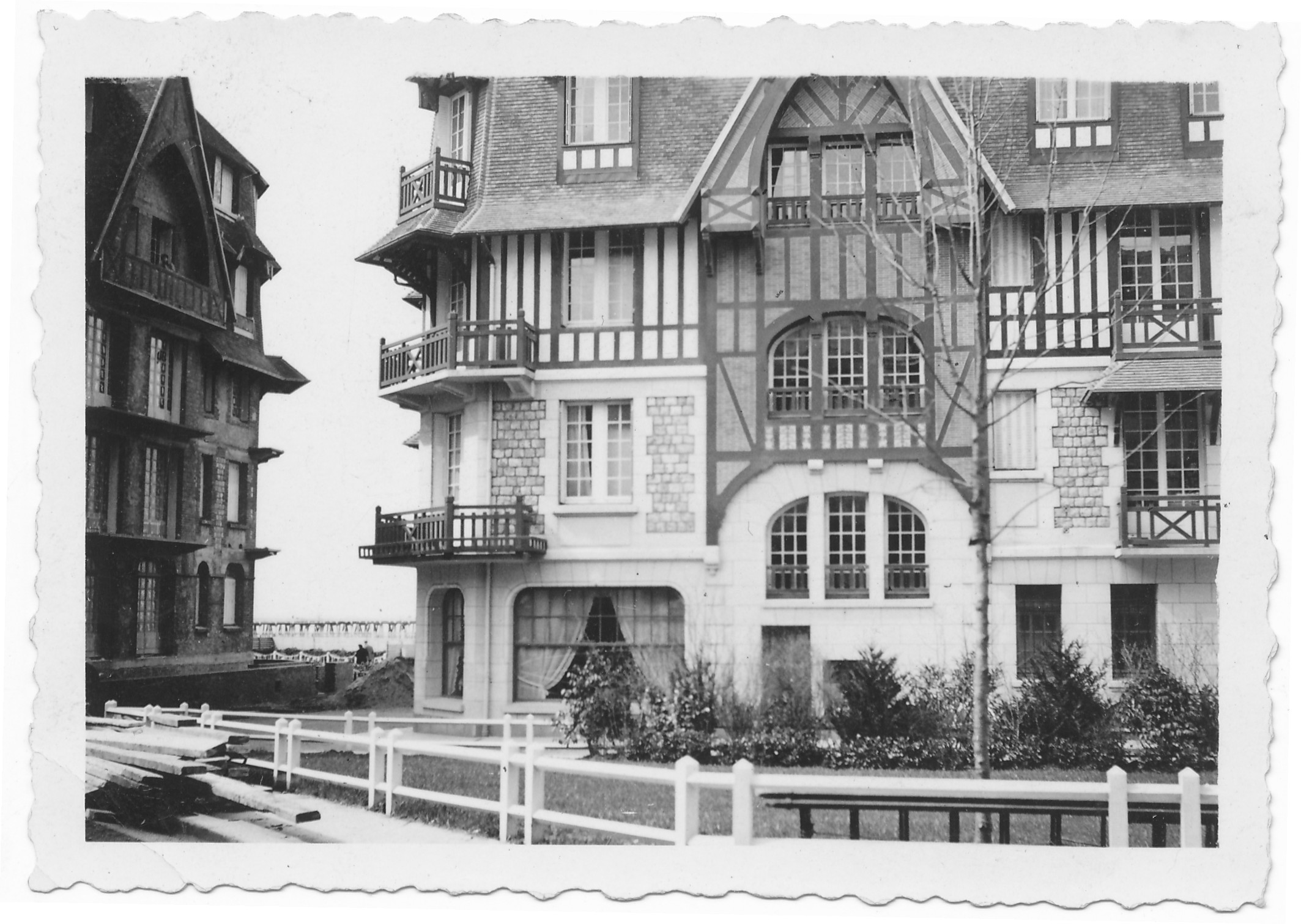 Hôtel Flaubert — côté ville (toujours en activité aujourd'hui)